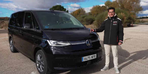 VÍDEO| Volkswagen Multivan T7 eHybrid 2025: 245 caballos y con etiqueta 0 de la DGT