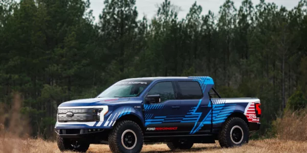 Vista lateral izquierda-frontal del Ford F-150 Lighning Switchgear Concept