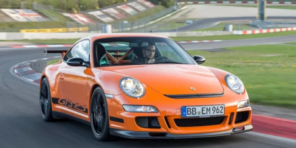 Guía para revisar un coche deportivo de segunda mano: ¿circuito o carretera?