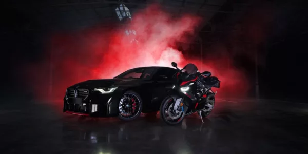 BMW M une coche y moto con las ediciones limitadas M2 Coupé RR y M 1000 RR M2
