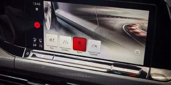 Cómo revisar la suspensión adaptativa y los modos de conducción en un coche usado