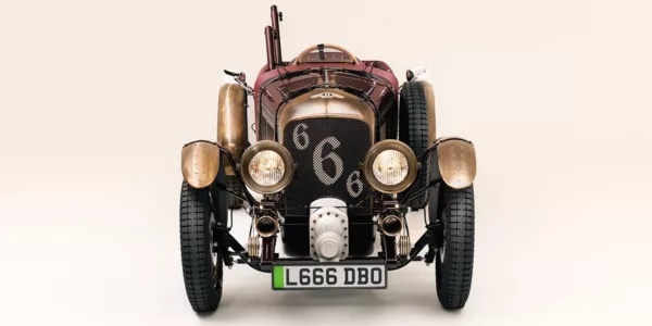 Bentley Blower Jnr de Jason Momoa