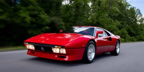 Un Ferrari 288 GTO de 1985 en el top 10 coches más caros subastados en Monterrey