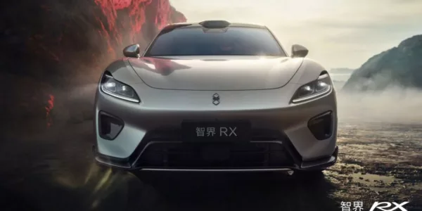 China ha sacado su propio Ferrari Purosangue y es mucho más que una “copia”